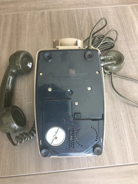 Ancien TELEPHONE VINTAGE A TOUCHES SOCOTEL S63 BICOLOR