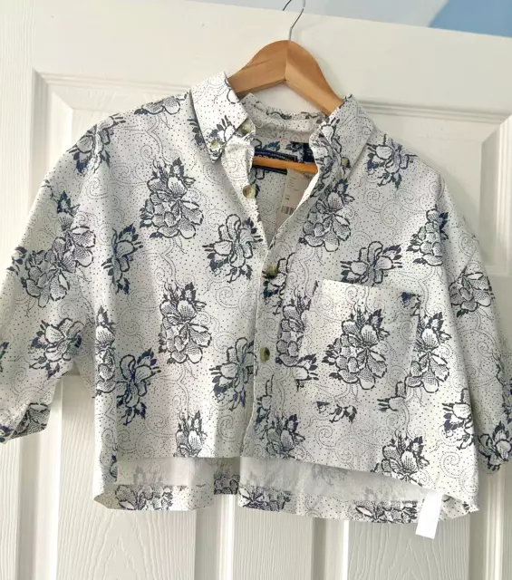 UO URBAN RENEWAL Remade from Vintage Crop Hawaiian Style Shirt, Grey ...