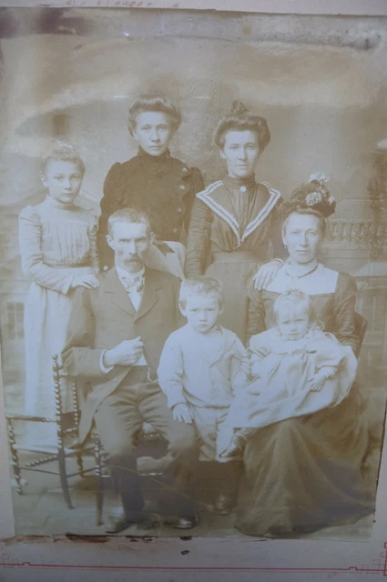 Ancienne Photo De Groupe – Portrait Famille Et Femmes – CPA Originale Vers 1910