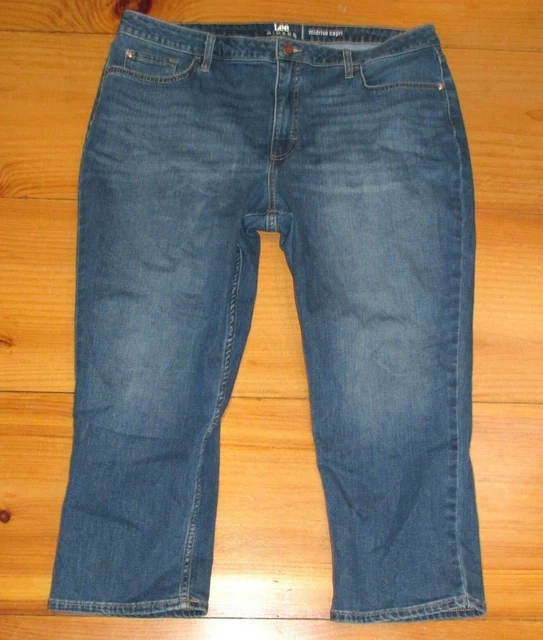 Lee Riders Womens Mid Rise Capri Jeans Sz 18 Medium Blue Denim Stretch 5 Pocket