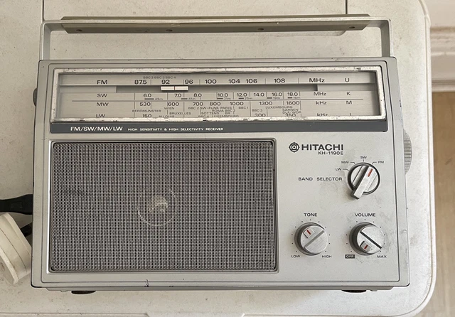 HITACHI PORTABLE TRIMODE Portable Combination TV Radio Tape £78.70