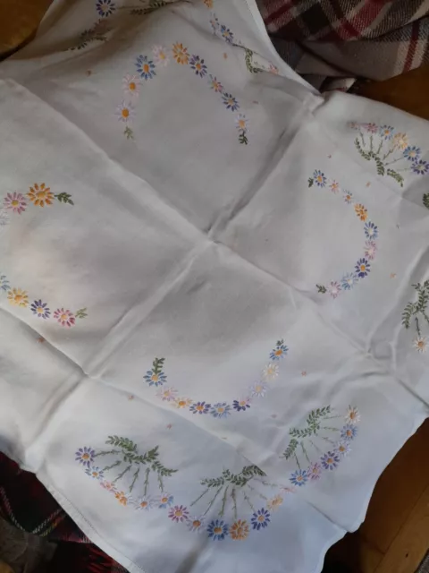 Beautiful vintage White embroidered Tablecloth  72cm  Linen Floral Daisy