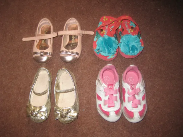 Grande pacchetto scarpe da ginnastica per bambina/bambino taglia 4, taglia 5 sandali, scarpe da ginnastica, Next