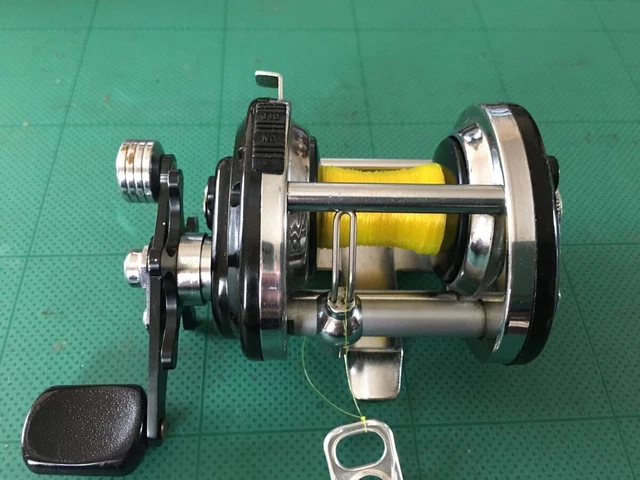 リール Daiwa millionaire 2500C Daiwa Millionaire 2500C Vintage Fishing Reel - Excellent
