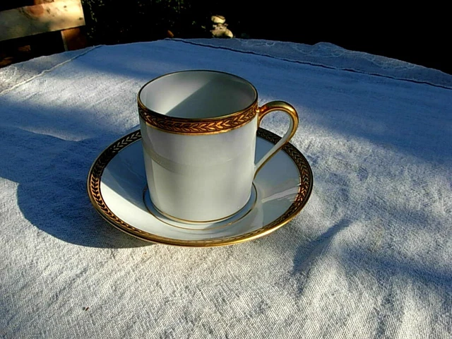 BELLE TASSE A CAFÉ ANCIENNE PORCELAINE LIMOGES signé RAYNAUD époque années 1960,