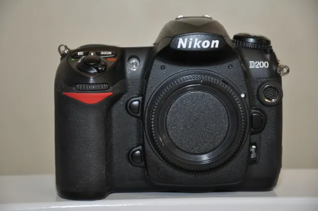 Nikon D200 10.2 MP Digital SLR Camera (Body Only) For Parts, *** NOT WORKING ***