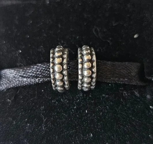My first Pandora bracelet, love the combination of the two toned beads with  the gold spacers and clips...… | Pandora jewelry, Pandora bracelet designs,  Pandora gold