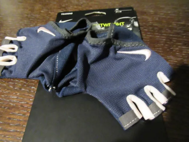 Nike Fitness Workout Training Gloves Women's Medium nwt Free Shipping