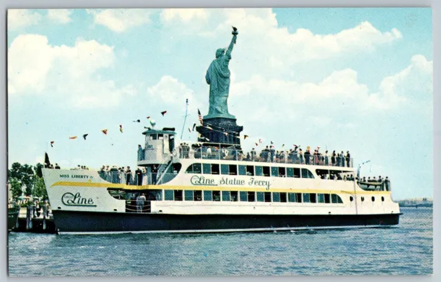 New York - Miss Liberty - Statue of Liberty Ferry - Vintage Postcard - Unposted