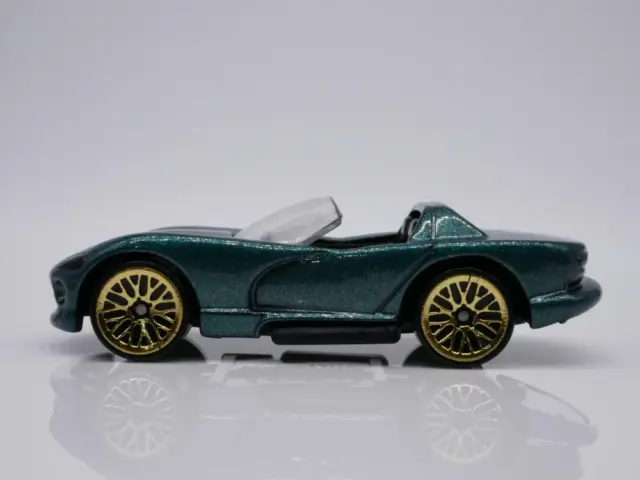 1992 Dodge Viper Convertible 1/64 Scale DIECAST COLLECTOR  Collectible Car Green