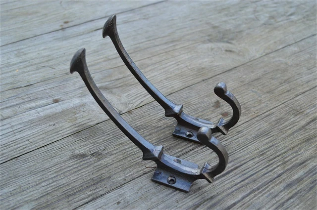 Pair of Arts & Crafts simple cast iron coathook wall door hanger coat hook AL52