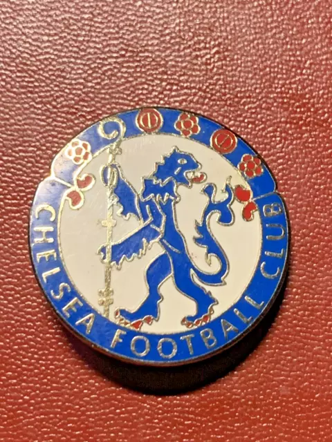 CHELSEA FC Vintage club crest type badge Brooch pin In gilt 30mm Dia