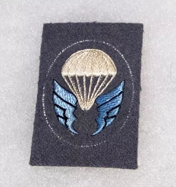 Unknown Foreign Para / Airborne Jump Wing Patch Unknown Foreign Para / Airborne Jump Wing Patch