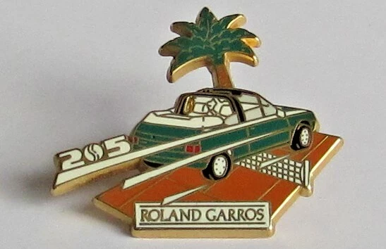 Pin's Sony World - Téléviseur Et Casque - Arthus Bertrand, Vintage France