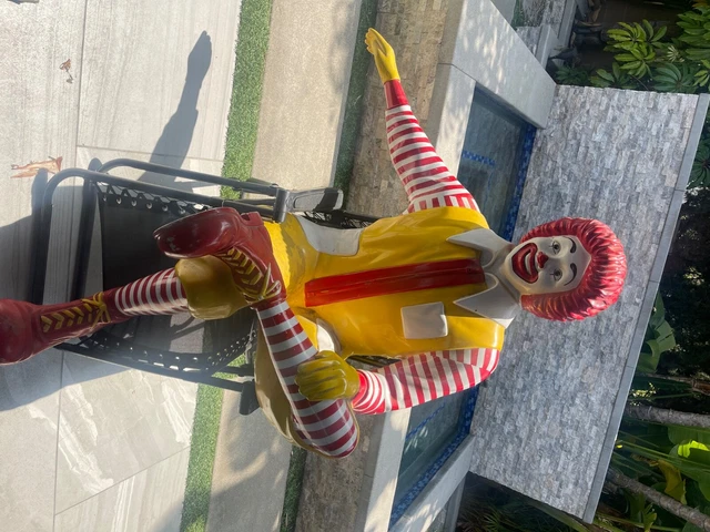 Authentic Vintage Ronald McDonald Life Restaurant Statue 70-80's Good Condition Authentic Vintage Ronald McDonald Life Restaurant Statue 70-80's Good Condition