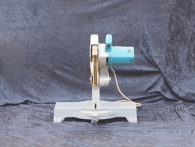 Makita 255mm Miter Saw Model 240IB (Woodworking Machinery) Makita 255mm Miter Saw Model 240IB (Woodworking Machinery)