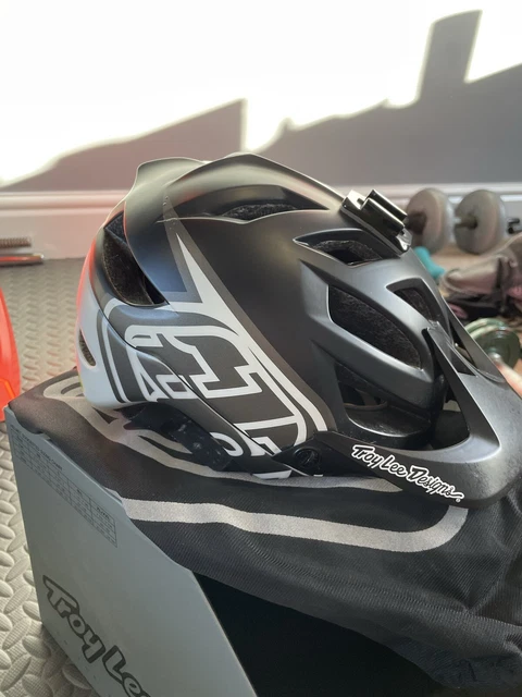 troy lee designs A1 helmet Small