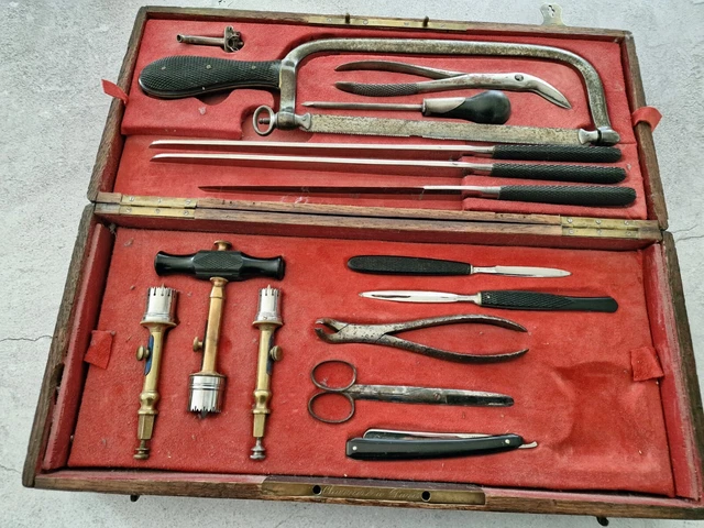 19. Jahrhundert Amputations. und Trepanationsbesteck im Holzkasten Frankreich