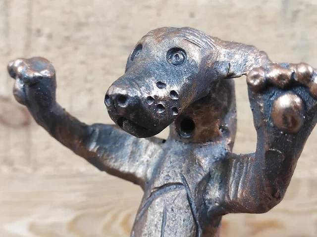 The door handle dog, barn door handle, door handle