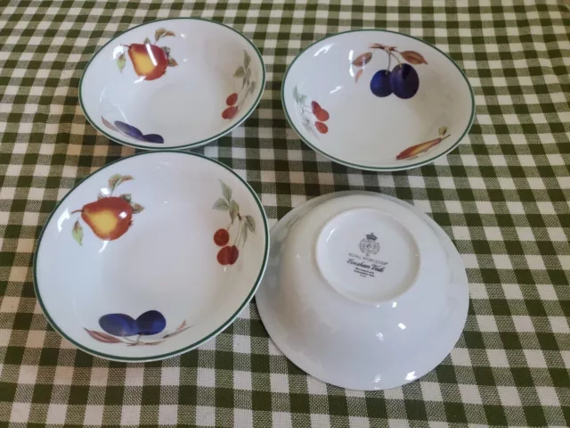 ROYAL WORCESTER "EVESHAM" VALE SET Of 4 BREAKFAST/PUDDING BOWLS, 6.5".