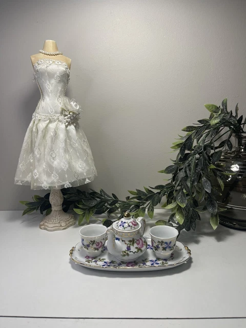Dinette porcelaine+ poupée vintage 14piecese - Collection