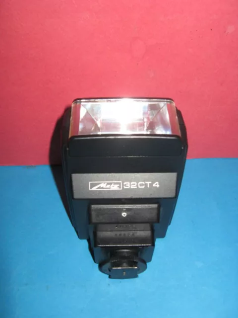 Preserved and working German flash Metz 32CT4 Sistem SCA 300 mecablitz