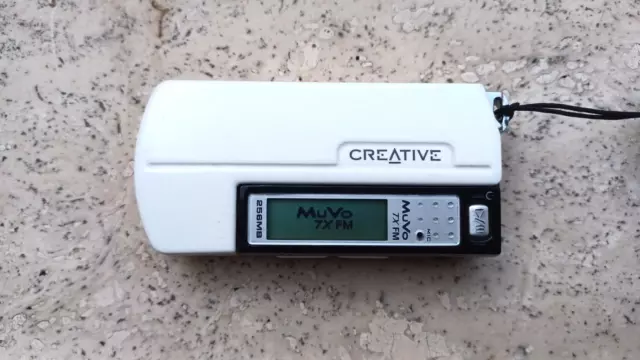 Creative MuVo TX FM 256MB USB 2.0 vintage MP3 player + FM Radio + voice recorder