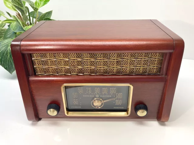 Vintage General Electric GE Tube Radio Model 203 Art Deco 40s Restored & Working