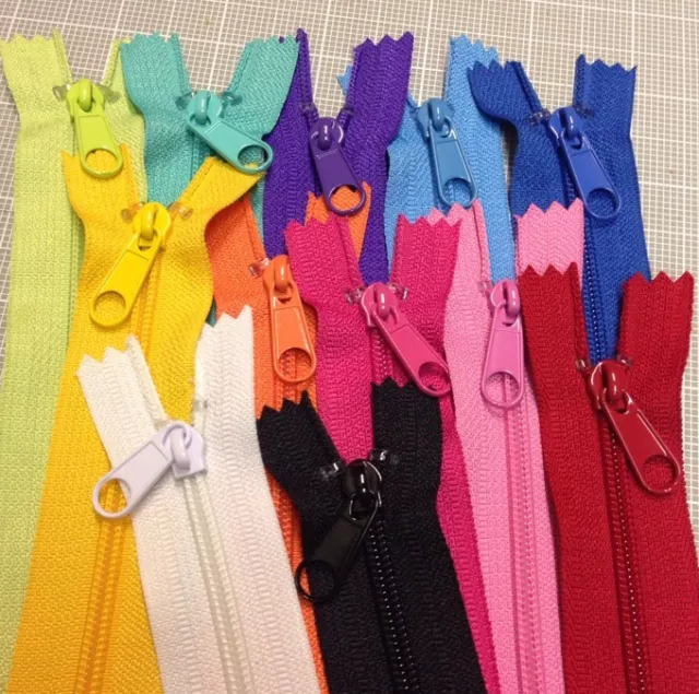 WHOLESALE LOT OF 12 LONG PULL HANDBAG ZIPPERS 10" Mixed Bright Colors#4 (5.1mm)