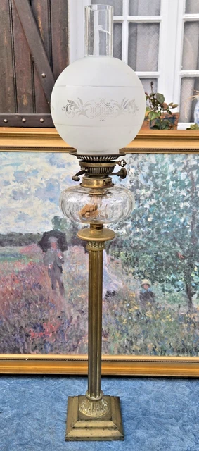 LAMPE A PETROLE Ancienne Pied En Bronze Et Marbre Tulipe Cristal