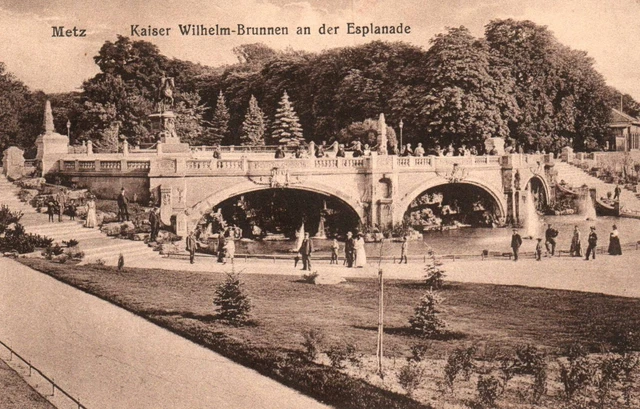 CPA 57 - METZ (Moselle) - Kaiser Wilhelm Brunnen an der Esplanade