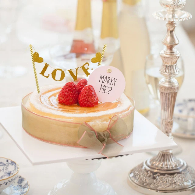 Tema de amor romántico bandera brillante postre entregado por fiesta cumpleaños