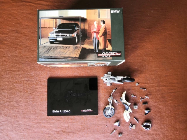 007 James Bond Demain ne meurt jamais BMW R 1200 C Moto 1:18 Motormax 79845 Fruu 007 James Bond Demain ne meurt jamais BMW R 1200 C Moto 1:18 Motormax 79845 Fruu