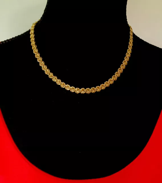 Lovely Vintage Gold Tone Chain.