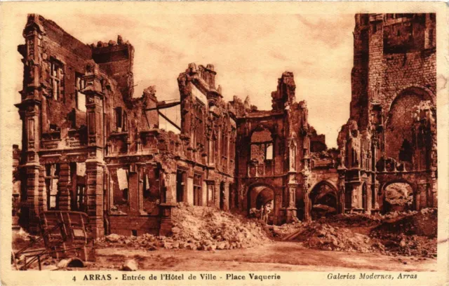 CPA AK Militaire - Arras - Entrée de l'Hotel de Ville - Ruines (698467)