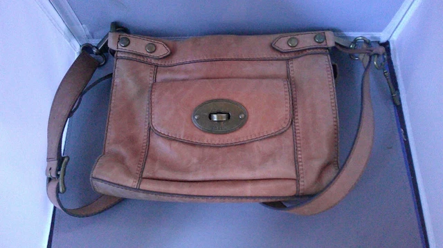 Fossil Purse Womens Brown Leather Vintage Revival Cross Body Handbag Bag Turnkey Fossil Purse Womens Brown Leather Vintage Revival Cross Body Handbag Bag Turnkey