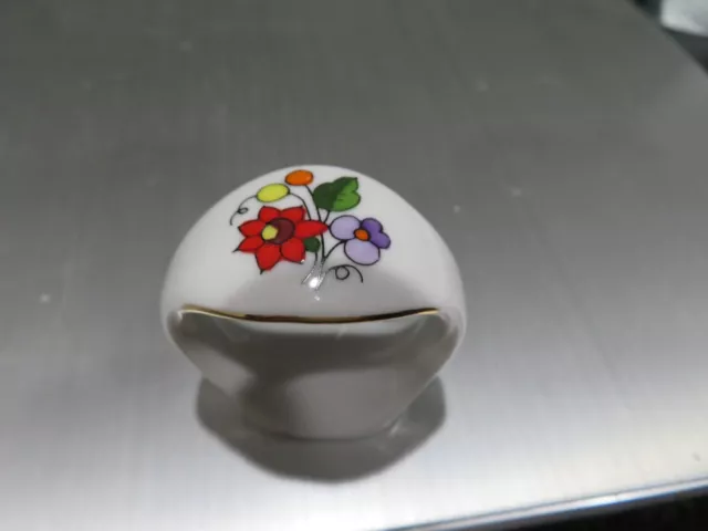KALOCSA HAND PAINTED PORCELAIN Nepkin Holder ring  1 3/4" X 1 3/4"