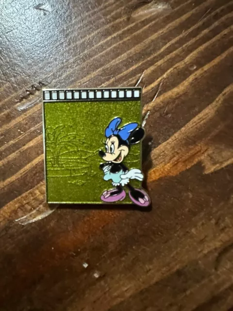 Disney Pin - Mickey & Minnie Mouse 95th Anniversary Mystery