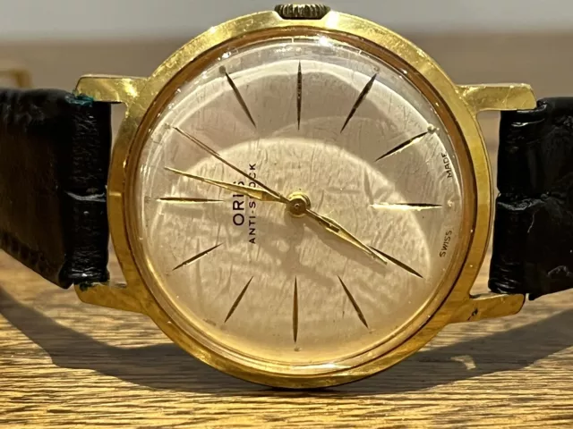 Vintage Oris Anti-Schock-Herren-Armbanduhr. Schwarzes Lederarmband