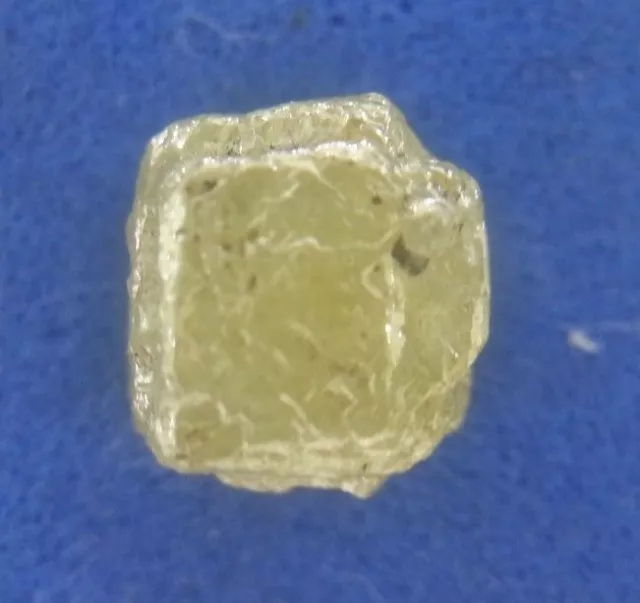 Africain Opaque Irrégulier Naturel Uncut Cube Diamant Jaune Couleur 1.77tcw