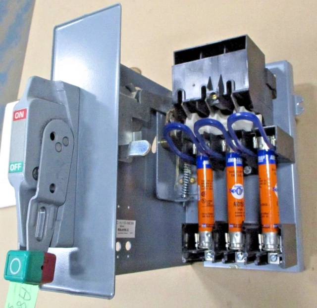 Square D Motor Control Center HU100-3MC6B Series 1 80438-606-04 A8048SO