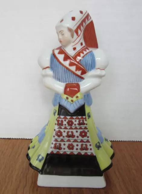 Stunning "Matyo Menyecske" HEREND Hungarian Porcelain Figurine Wedding Party