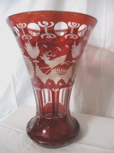 Grand Vase Lourd En Cristal De Bohême - Verre Rouge Artisanal - Vieux Décor