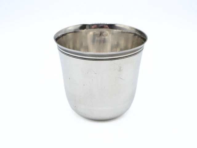 En argent massif poinçon minerve timbale poids 76,8 grs #618