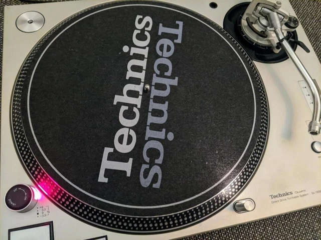 Technics SL-1200MK3D Direct Drive DJ Turntable Silver with Dust cover Cartridge Technics SL-1200MK3D Direct Drive DJ Turntable Silver with Dust cover Cartridge