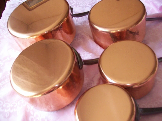 BAUMALU - Saucière, Petite Casserole - En Cuivre Massif, Intérieur Étamé - Spécial Gaz - Manche Fixe En Fonte - Bec Verseur - Design Traditionnel Français Made In Alsace - 11cm - Cuivre