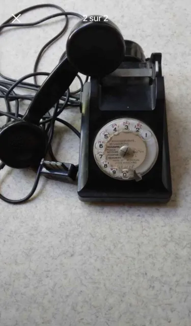 ancien téléphone bakélite noir des annèes 1950