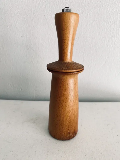 https://www.picclickimg.com/0~cAAOSwKx5lbfl1/UNMARKED-Quistgaard-Era-Pepper-Mill-Early-Peugeot-Grinder-With.webp