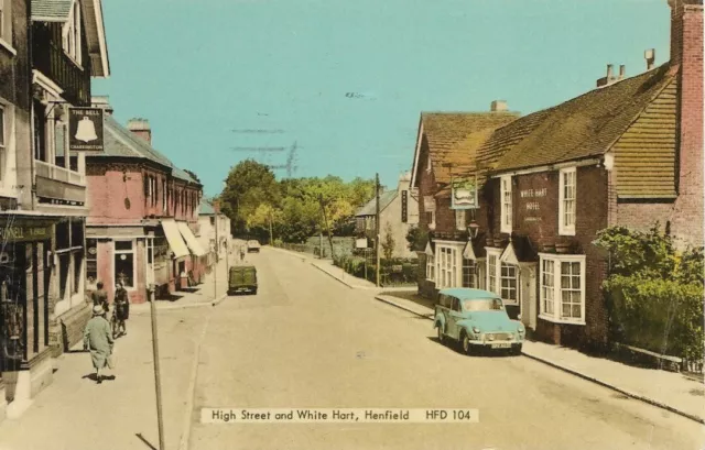 P14] High Street & White Hart, HENFIELD POSTCARD posted8.5.1971 (Frith, HFD 104)