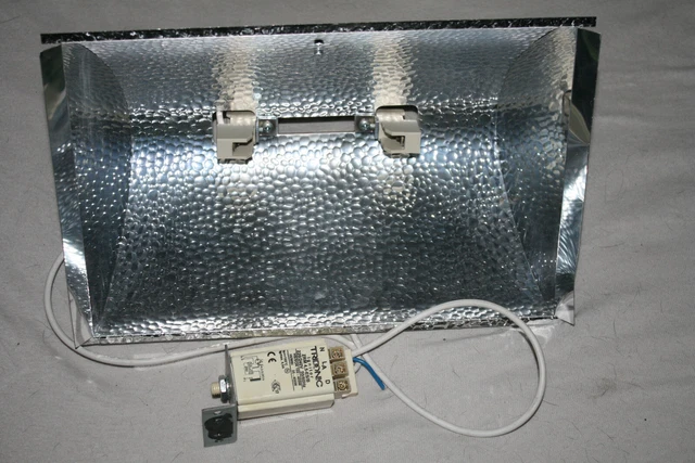 Lit de Plage Soltron ergoline X50-60 Réflecteur Lampe de Bronzage Facial